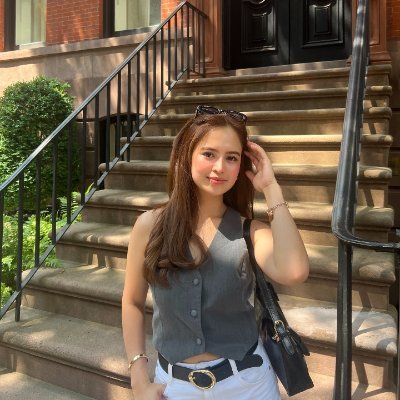 martinclaire08's profile picture. Confidence is Silent. Insecurities are Loud. 🗣️🤫
CEO | DIVORCED | I LOVE COOKING AND TRAVELING