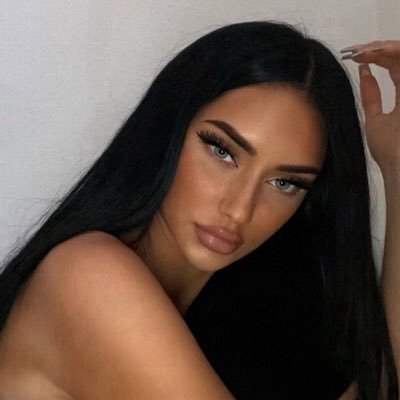 HerrinValentxna's profile picture. ♔ 25 | 50€ T R I B U T ~ Paypal or Amazon |