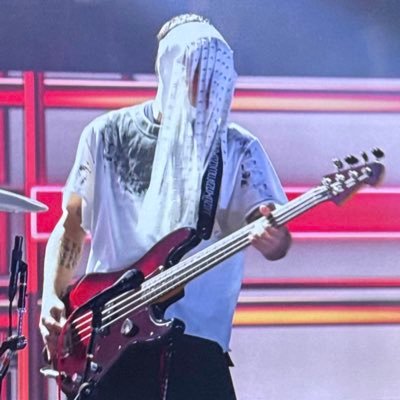 e1finde1mvnd0's profile picture. 