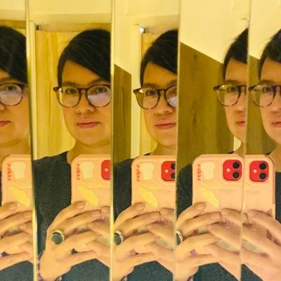 lukelitaWO's profile picture. Colecciono preguntas. Escribo y edito una historia: mi vida. Fan de los 🦊🦊, los 🦕🦖, las ☁️☁️, las ✨, el 🌊 y respirar. #LIJ #TruchaSalmonadaEdiciones 💜💚