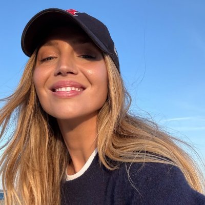 LenaCarlsonHOU's profile picture. Enjoying life to the fullest | Exploring fresh ideas | News enthusiast & Proud American supporter 🇺🇸 | Fitness lover | Strong advocate for morals and integrit