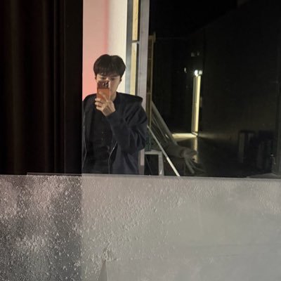 barabebre's profile picture. polyglot