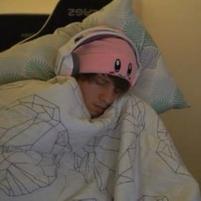 clairogoularte's profile picture. ୨୧ @oanavitoria ˚ @clairo @g0ulaarte ꒱ 𓏵 sof 𓏏𓏏 #nickrin #joesar