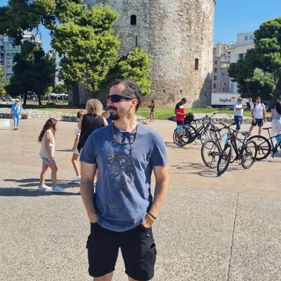 yckaplan's profile picture. Hacettepe Tıp (İng), tıbbi farmakoloji profesörü, dijital ürünler icin tibbi danisman. Yeryüzünü dolaşır (22:46).