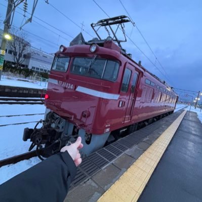tan8942_43re's profile picture. THE DENSHA FACE