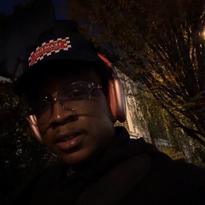 AK_JIGGYY's profile picture. RUNNING through GREATNESS.Forward thinking.,my mind is ahead of me ,#Stylist, #fitnessGym,#business developer 💼 MSc @uniofGre Alumni, @ManUtd ⚽️ #forex 📊