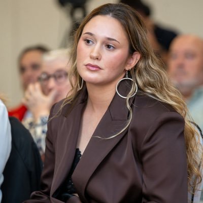 l_cfdez's profile picture. Jurista y politóloga @UAM_Madrid. Máster de Abogacía y Procura. Secretaria de LGTBI del @PSOECantabria y Secretaria de Igualdad del @psoesantander