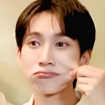 dbsDo__b's profile picture. 꼬얀이 물리학 ෆ՞🎀