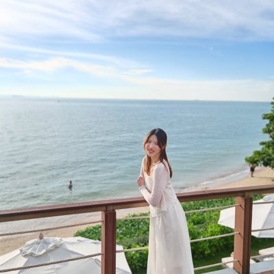 yeannxx's profile picture. { find your own path and don’t settle for anything less } moonchild 🌕 ⟡ ݁₊ . always support porsche.sivk #XXSIVK 🤍