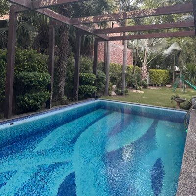 YasmeenKha74931's profile picture. 