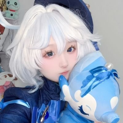 xiaoxionjj's profile picture. 炮友：@luxuria1234
双胞胎妹妹：@seele__maimai