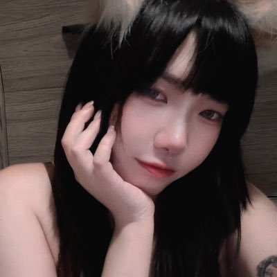 lunana0911's profile picture. ｜23y｜152｜45｜抖m｜這邊分享我的日常生活｜🐾