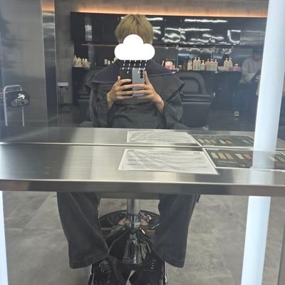 renren_0225_men's profile picture. 06　　180cm　　57kg　🍐　鍵垢⏩@UraSekai_Kanta