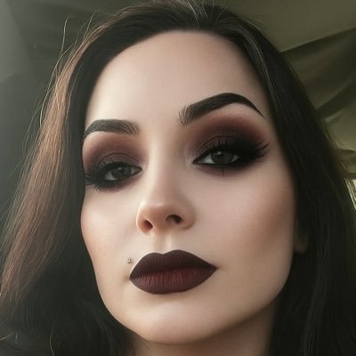 delilahmused's profile picture. Jewelry artist, Art Journal Aficionado, lover of gardening, crafts, herding dogs, cats & punk rock. Outspoken before it was cool. Generation Jones