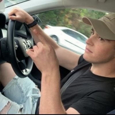 AyalFogel's profile picture. מלך החוף, המלצה בלבד