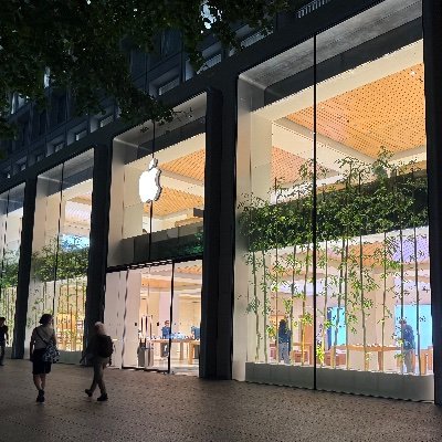 orange_shimi's profile picture. 金沢工業大学 27卒 | @cirkit_co 2025年学生リーダー | GDSC_KIT

iOS エンジニア目指して個人開発したりしてます💪
課外活動で学生リーダーやらせてもらってます。
雑談を呟いていこうと思います😊