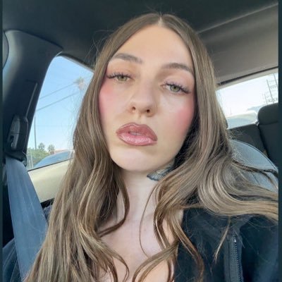 theblvckdahlia's profile picture. 