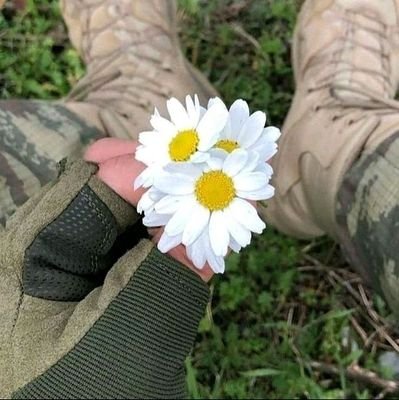 DesireeS45202's profile picture. 🚁 Blackhawk Pilot | Sky is my office
🌍 Living between clouds & dreams
💖 Heart set on love, eyes set on the horizon
✈️ Fly high. Love deep. Live free