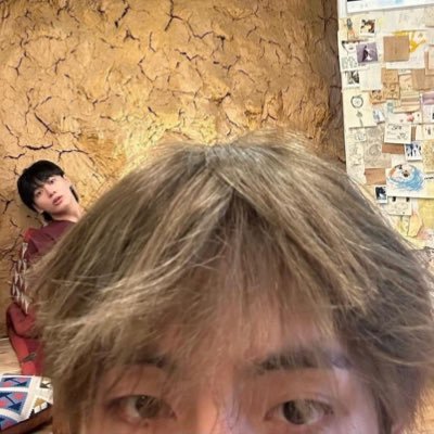 gukkbwiii's profile picture. 