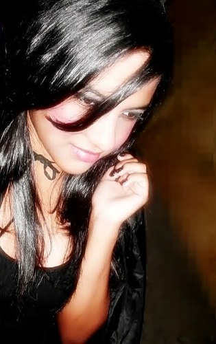 fã da @avrillavigne, me segue nesse twitter & nesse outro também @karlareginaaa sigo de volta thank you,kiss Innocence  ♪'