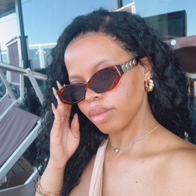 ZeeNtlokwana's profile picture. I’m just here for laughs