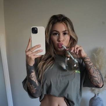 JessicaAlb13058's profile picture. 