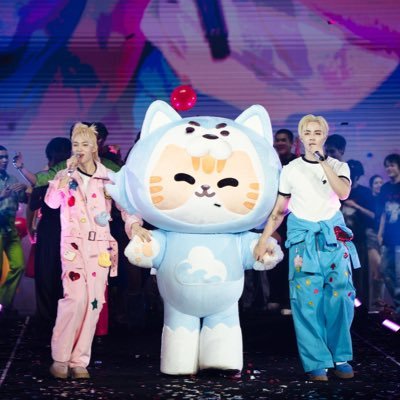 ZN020222's profile picture. ❤️ @zee_pruk @CwrNew ❤️ #ซนซน 💙🧡 #ZeePruk #NuNew #ZeeNuNew 🐺🐱