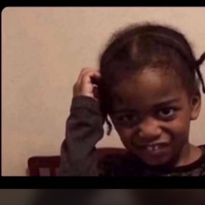 Lonyo142806's profile picture. Scientist || Feminist || hard life victim || Enby || leave your dreams and follow me🙏🏽