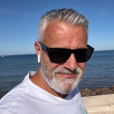 Andyspanel's profile picture. Čech ve Španělsku.Politiku už sledovat nejde,naštěstí jsou tady na X i pěkný holky.