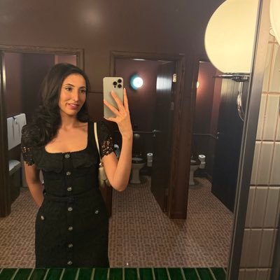 elishadipp's profile picture. 