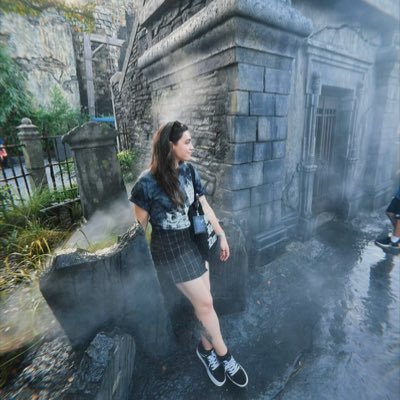 ifibelievey0u_'s profile picture. big advocate for the Oxford comma, and cows in sweaters. ⎕ always an angel, never a god. your local theme park witch and HHN ghoul.