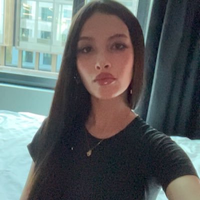 introspectual's profile picture. A❤️