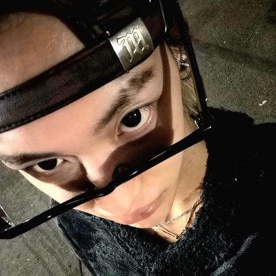 wonbinzr's profile picture. A glittering color adorns the coolness of 𝙍𝙄𝙄𝙕𝙀 — with unmatched power and charm, bringing the aura of shining stars, Wonbin. ⭐️