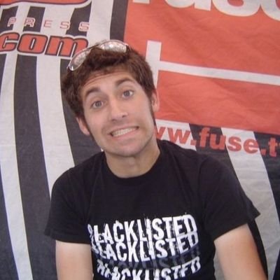 zombiebooi's profile picture. tarado con acceso a internet