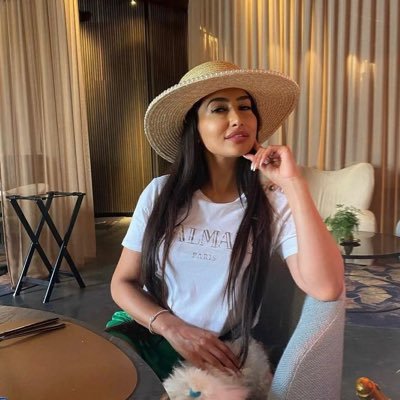 Natasha__Lisa10's profile picture. Entrepreneur 📉 |Exploring the world one destination at a time 📊✈️ | join me on this journey of wanderlust 🧊🏦''🇩🇪🇺🇸