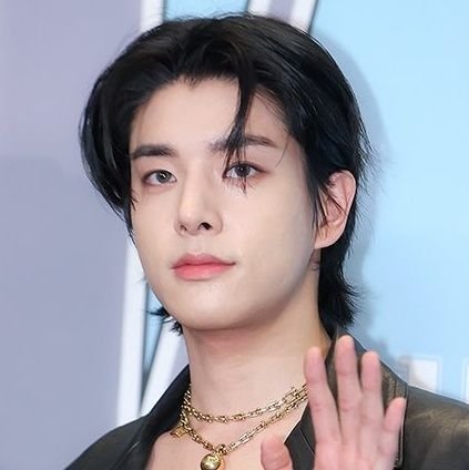 enhyjack's profile picture. the ordinary guy from ENHYPEN, with name Sim Jaeyoon.