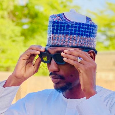Saleemgwandou's profile picture. ALLAH is dere for us all... My role model prophet Muhammad (SAW)❤️❤️❤️Smile is sunnah🌴 Future QS💸🧾🏬🔜 @spursofficial😅 @aamalamiSAN 2027 inshaallah #kebbi