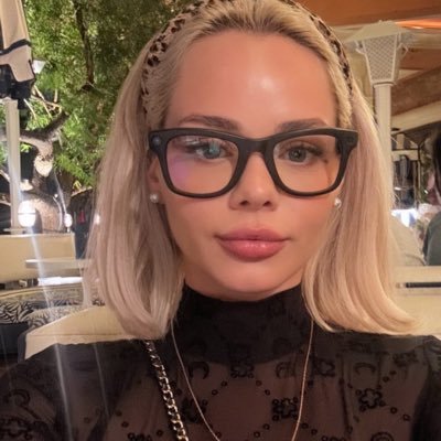 Claraclason8's profile picture. Lonely 😢