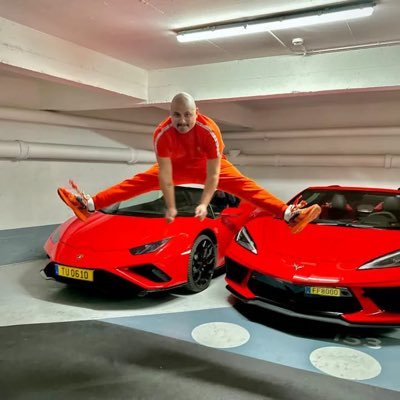 Espapaenparis's profile picture. Solo soy un joven con suerte repartiendo parte de lo que la vida me dio. Pídeme ayuda y te bendeciré.