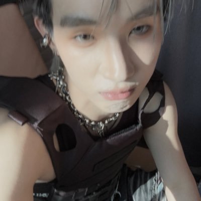 _horansmjle_'s profile picture. cheers to youth || hongshi’s n1 yapper!