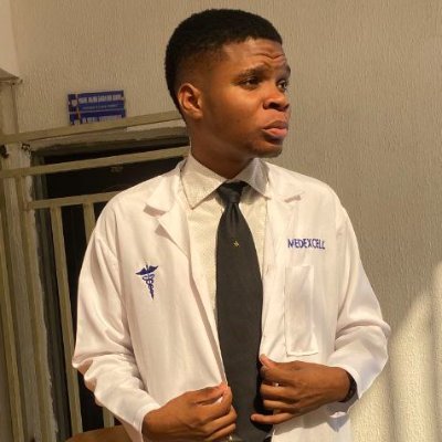 ChimaobiOnyeike's profile picture. At the intersection of Healthcare, Business & Growth •
I help health professionals & med students grow profitable brands online •
Entrepreneur @tryenski