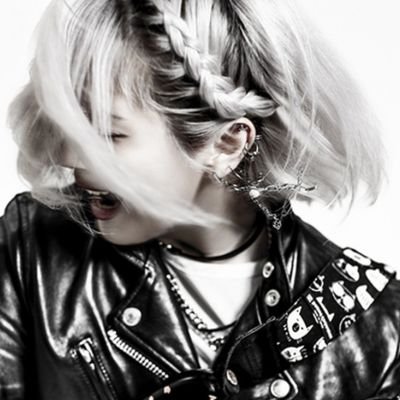 4Q117vRKjUa58CW's profile picture. 20年以上友人関係続けてる方がいるのですが無縁社会と言われる現代だからこそ人との繋がりを大切にしたい…大切なのは人間性…目の前の相手はいつどこで自分にとって必要な存在になるかわからない…目指す美学としては自分さえ良ければではなく『あなた』さえ良ければ…皆様と同じ人なので完璧ではないですが頑ります★★★