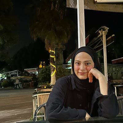 meryeemdemir's profile picture. sevgi bir lütuftur, ama aynı zamanda eylemdir. pasif bir ruha sunulmuş ilahi bir armağan değildir.