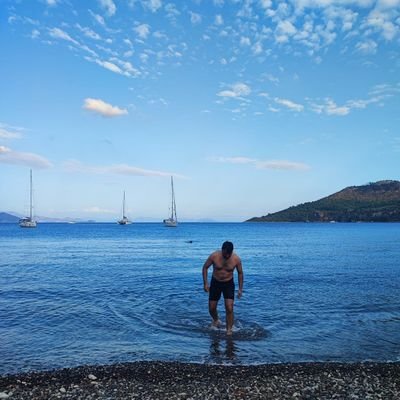 YusufAYHAN33's profile picture. 