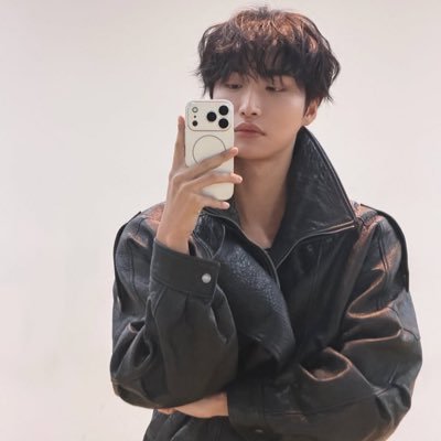 karabutshhh's profile picture. 29 // she/her // writing about matz and complaining into the void // surveycorpsmatz priv maybe