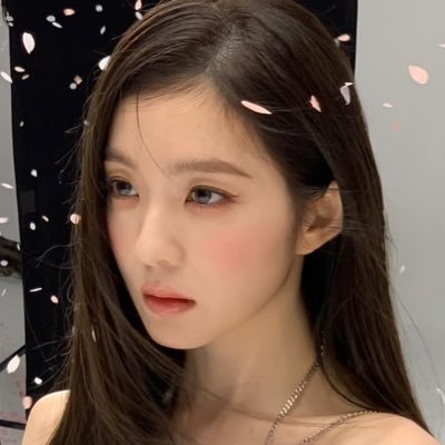 ireneverfail's profile picture. IRENE The 1st Mini Album 【Like A Flower】 🌷