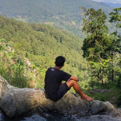 talkwithdicky's profile picture. 🎭 Design | ⛹️‍♂️ Sport | 💰 Stock Market