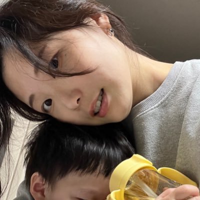 803page's profile picture. 