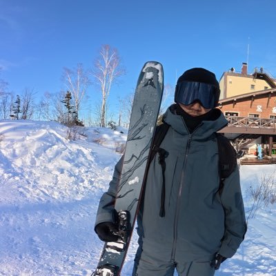 murakin_skiing's profile picture. スキーヤー/YouTuber /動画クリエーター ⏩https://t.co/P8AHE1xHQD 2022年9月に独立起業して、スキーレッスンイベント、映像制作、YouTube戦略等幅広いジャンルでお仕事を請け負います。是非ご連絡お待ちしています！！