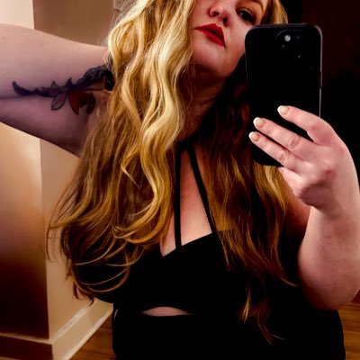 aej___xo's profile picture. All for the plot, baby.